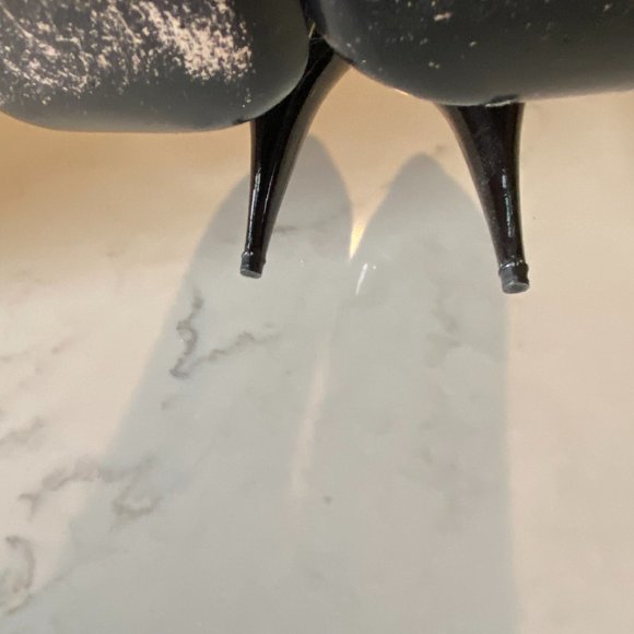 prada patent leather pumps w/ buckle - Picture 9 of 9